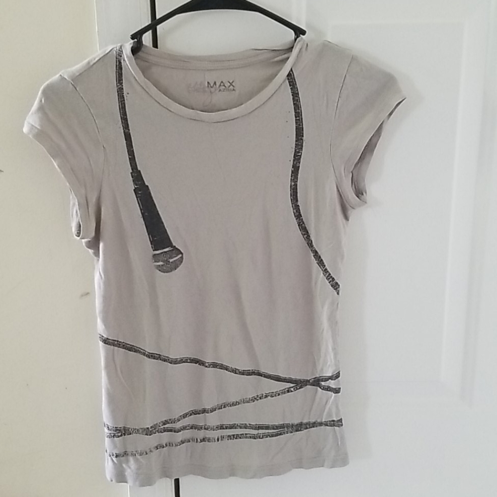 Miley Cyrus tee with microphone size small